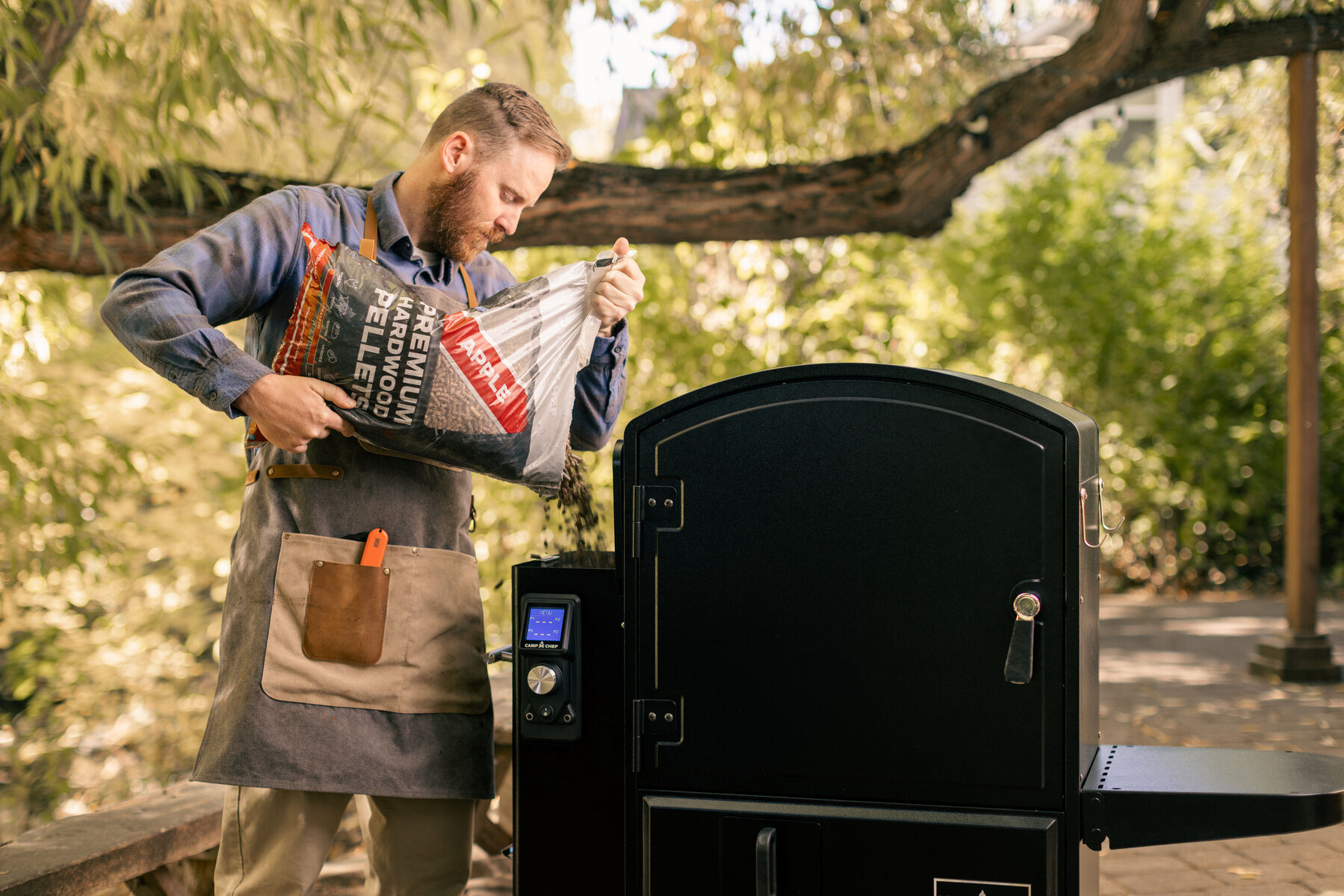 The BBQ Bible Book of Smoke