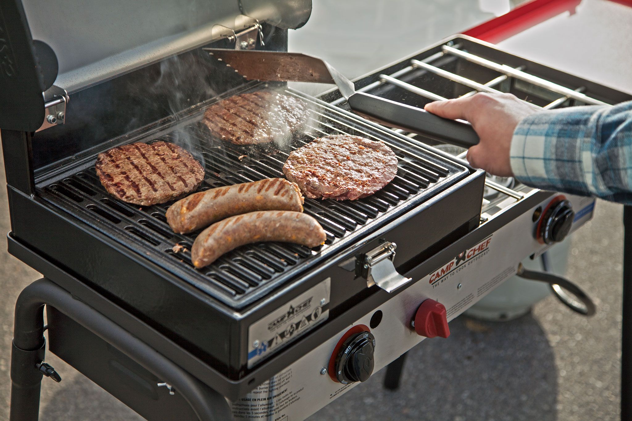 Barbecue grill 2 en 1 réchaud gaz piézo 2200w kemper + plaque grill + 8  cartouches gaz butane camping - Conforama